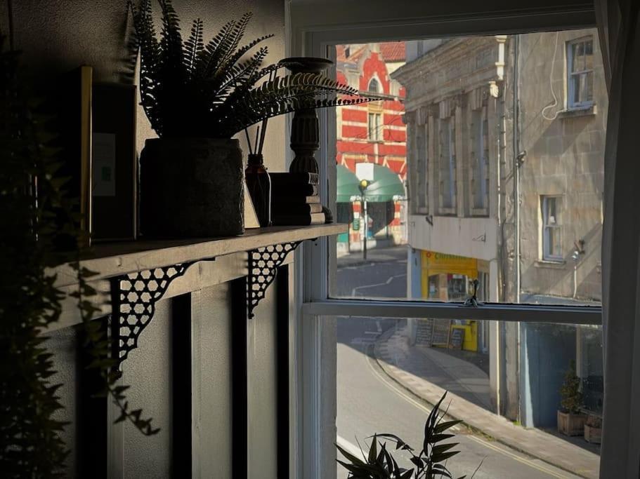 Period Apartment, Great Views, In Heart Of Town. Bradford-On-Avon المظهر الخارجي الصورة