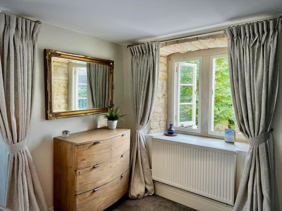 Period Apartment, Great Views, In Heart Of Town. Bradford-On-Avon المظهر الخارجي الصورة