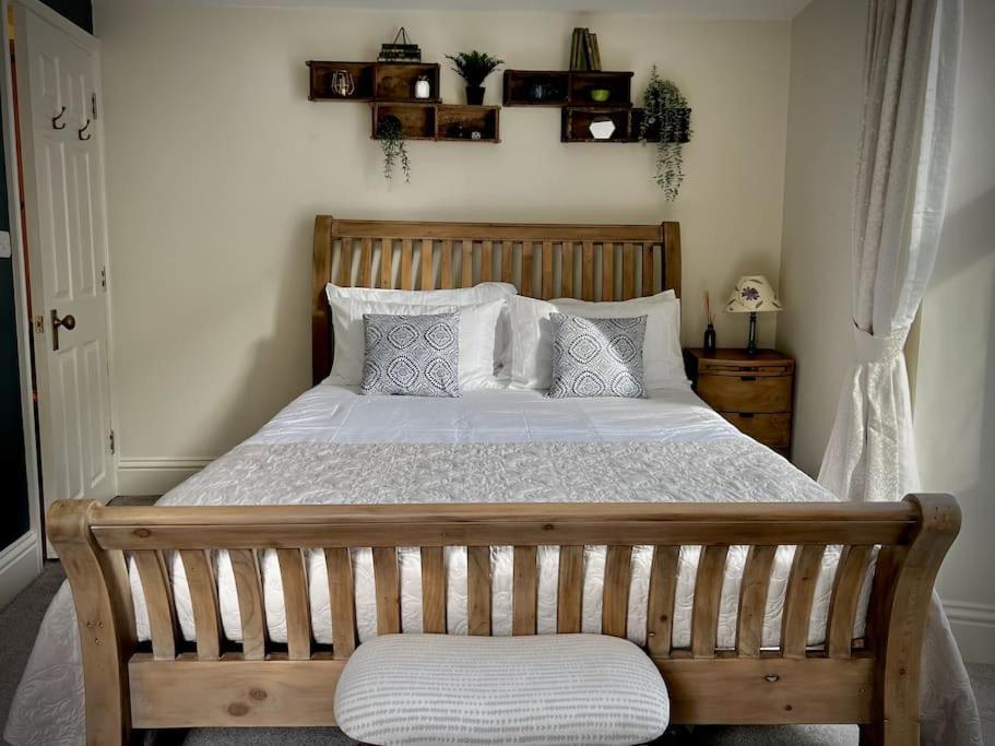 Period Apartment, Great Views, In Heart Of Town. Bradford-On-Avon المظهر الخارجي الصورة