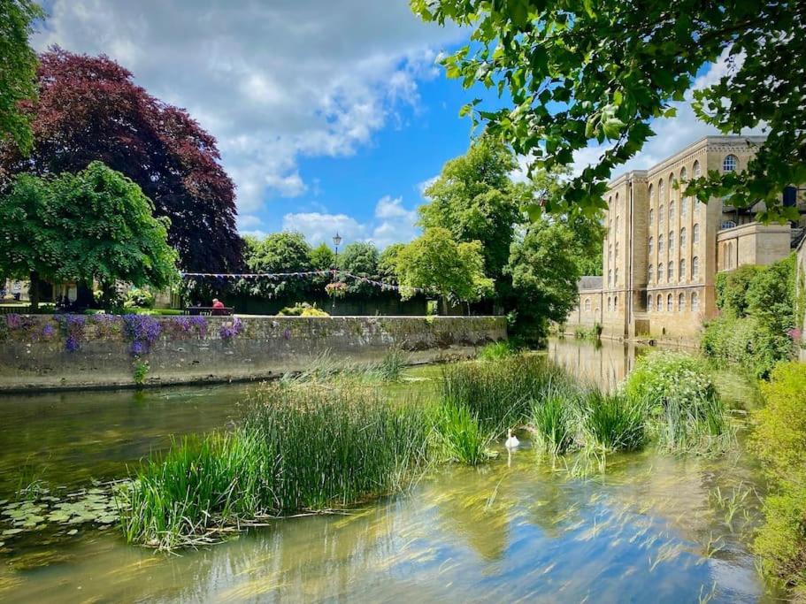 Period Apartment, Great Views, In Heart Of Town. Bradford-On-Avon المظهر الخارجي الصورة